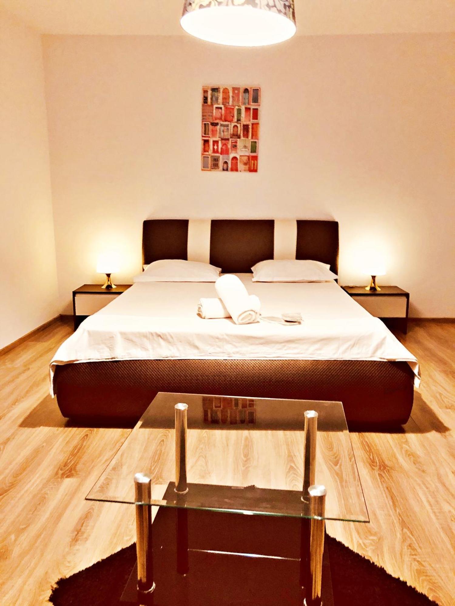 Dream Residence Romantic Bukares Bagian luar foto