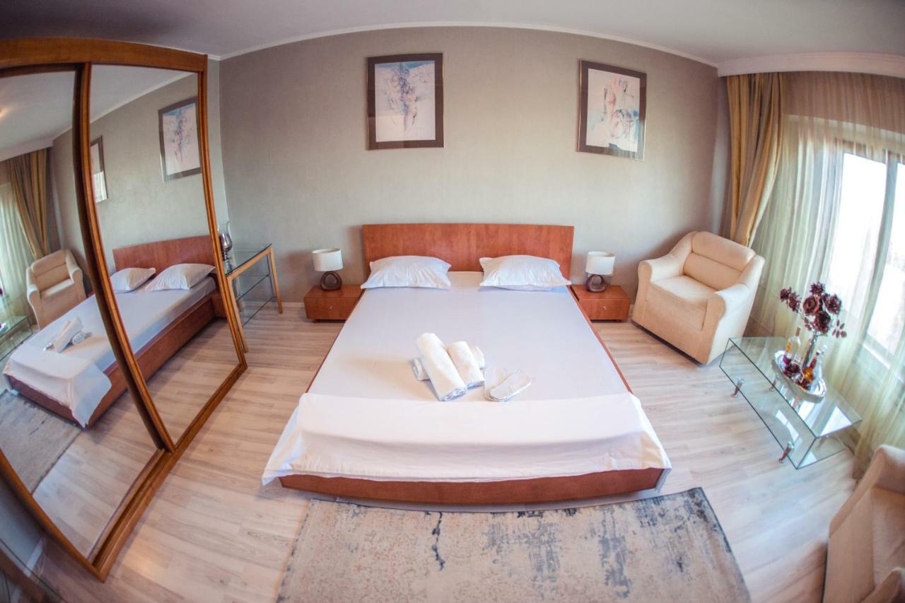 Dream Residence Romantic Bukares Bagian luar foto