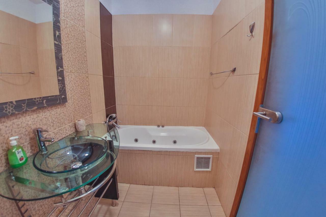 Dream Residence Romantic Bukares Bagian luar foto